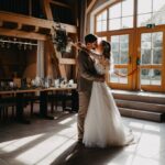 Frische Akzente und mediterranes Flair. Diese Hochzeit besticht mit stilvoller Zitronen Dekoration und sommerlicher Leichtigkeit.