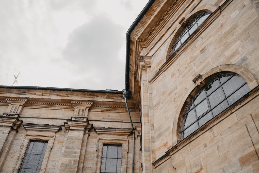 Hochzeit in der Altstadt von Bamberg, mit Trauung in einer historischen Kirche