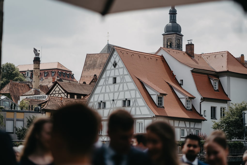 Hochzeit in der Altstadt von Bamberg, mit Trauung in einer historischen Kirche